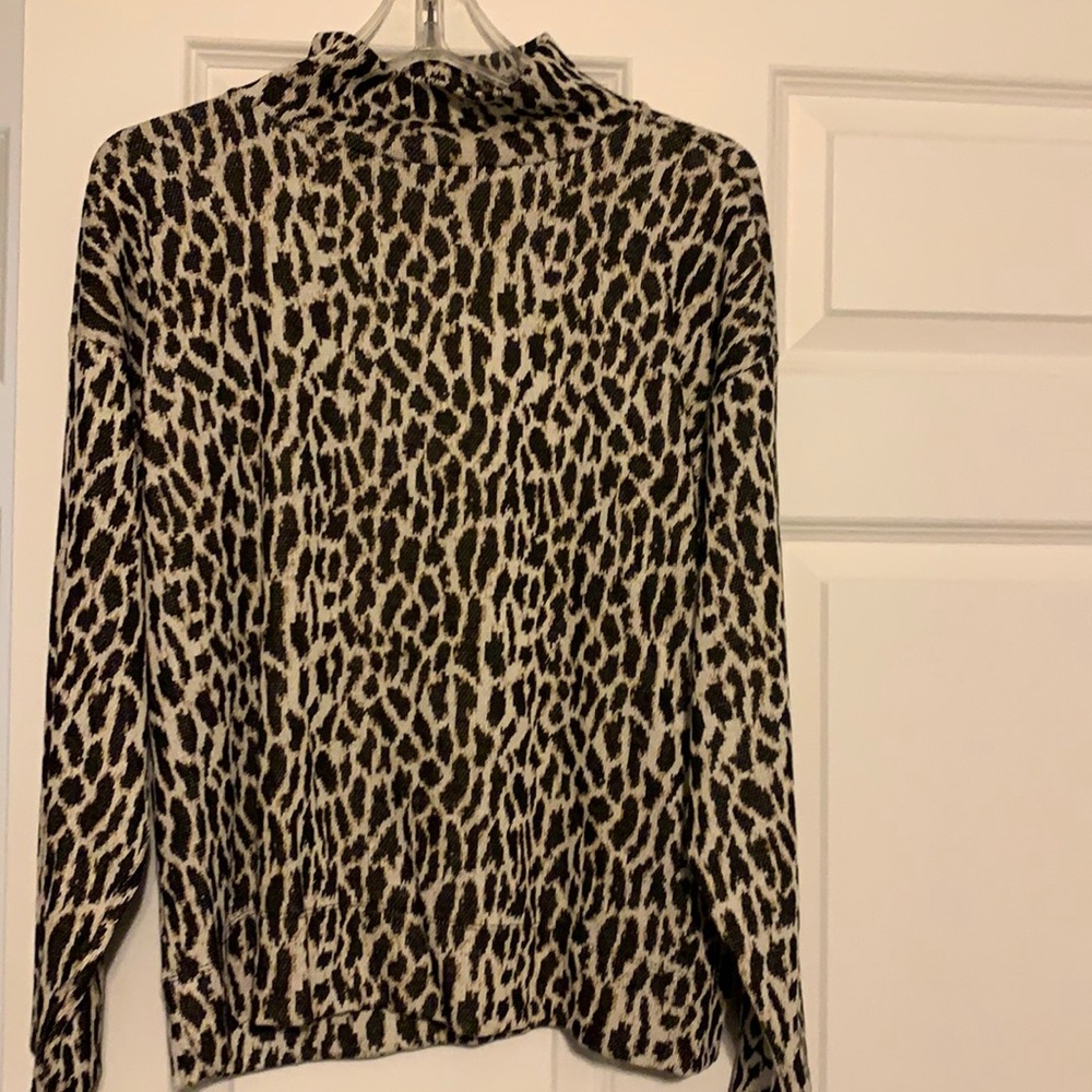 🌸2 for $20🌸 NWT Leopard Top